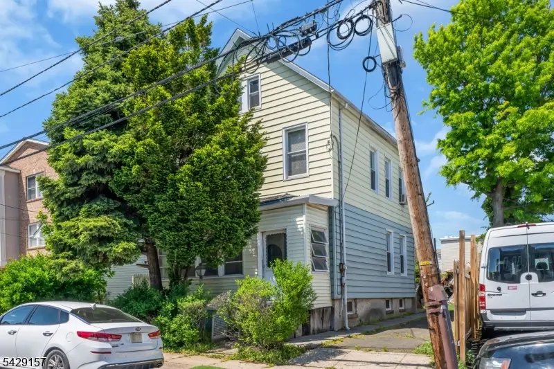 609 Montgomery St, Elizabeth, NJ 07202 - #1