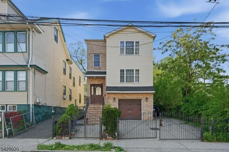 141 Schuyler Ave, Newark, NJ 07112 - #1
