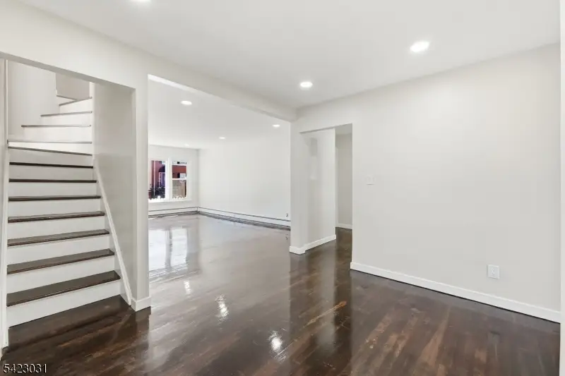 325 Schley St, Newark, NJ 07112 - #1