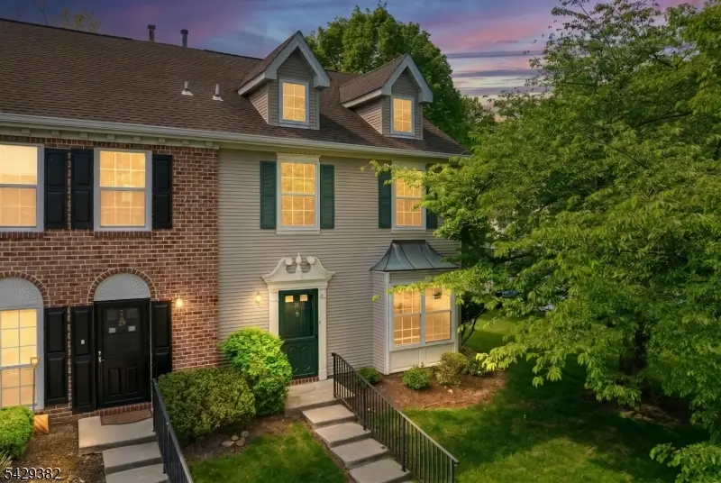 31 Bethany Ct, Franklin Park, NJ 08823 - #1