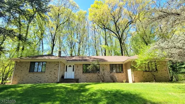 8 De Hart Rd, Parsippany-Troy Hills Twp., NJ 07054