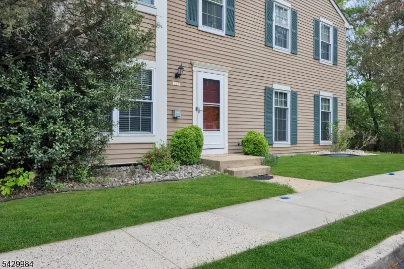 115 Selby Ct, Franklin, NJ 08873 - #3