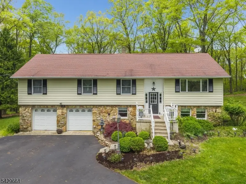 87 Buckhorn Dr, White, NJ 07823 - #3