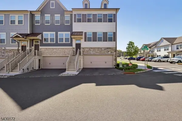 1 Periwinkle Ln, Warren Twp., NJ 07059