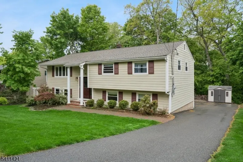 60 Edgemere Rd, Livingston, NJ 07039 - #1