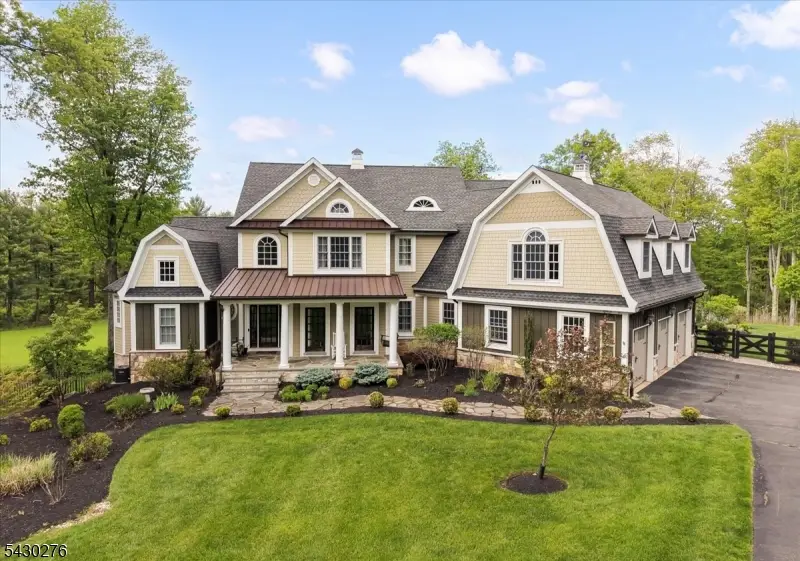 33 Still Hollow Rd, Tewksbury, NJ 08833 - #1