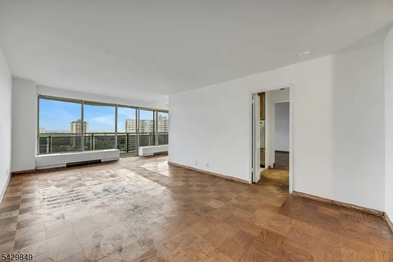 2077 Center Ave, Fort Lee, NJ 07024 - #2