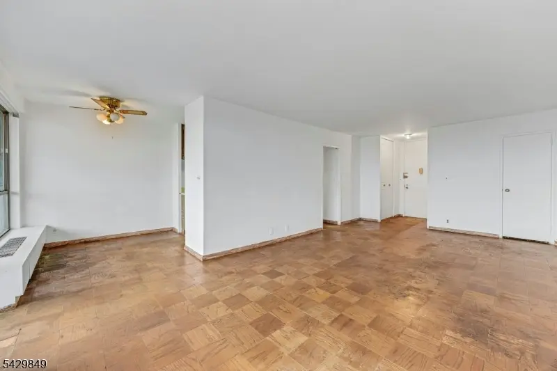 2077 Center Ave, Fort Lee, NJ 07024 - #3