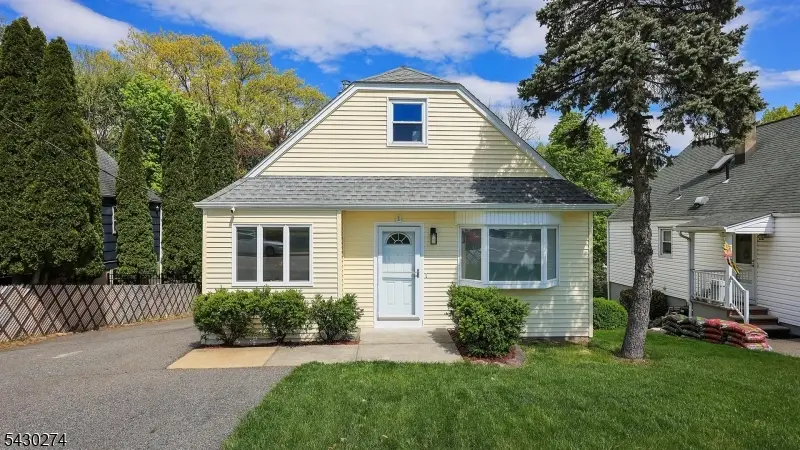 34 Arch St, Butler, NJ 07405 - #1