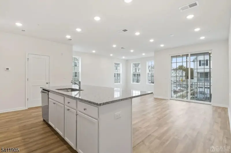735 Station Rd, Dunellen, NJ 08812 - #2