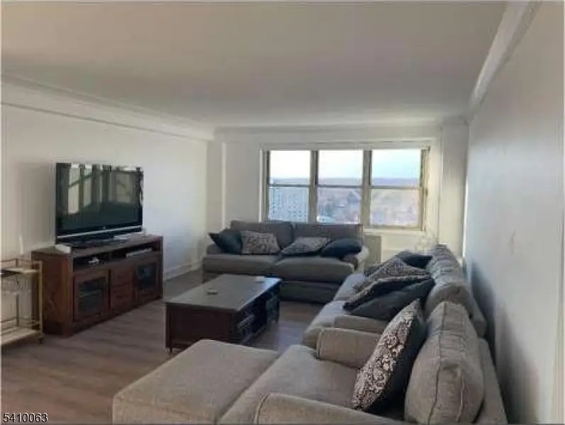 28 Riverside Ave Riv Twr #11H, Red Bank, NJ 07701 - #2