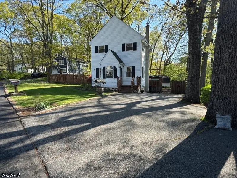 95 Unger Ave, Hopatcong, NJ 07874 - #1