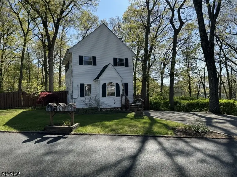 95 Unger Ave, Hopatcong, NJ 07874 - #2