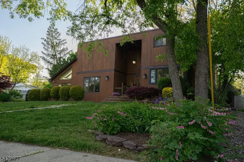 135 Ridge Rd, Nutley, NJ 07110 - #2