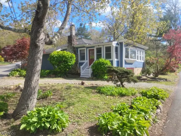 32 Laurel Drive, Jefferson Twp., NJ 07438