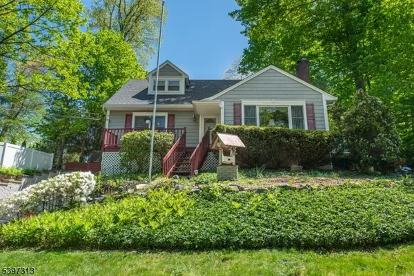 45 Lakeside Trl, Kinnelon Boro, NJ 07405