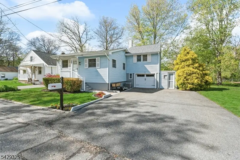 20 Madelyn Ave, West Milford, NJ 07480 - #1
