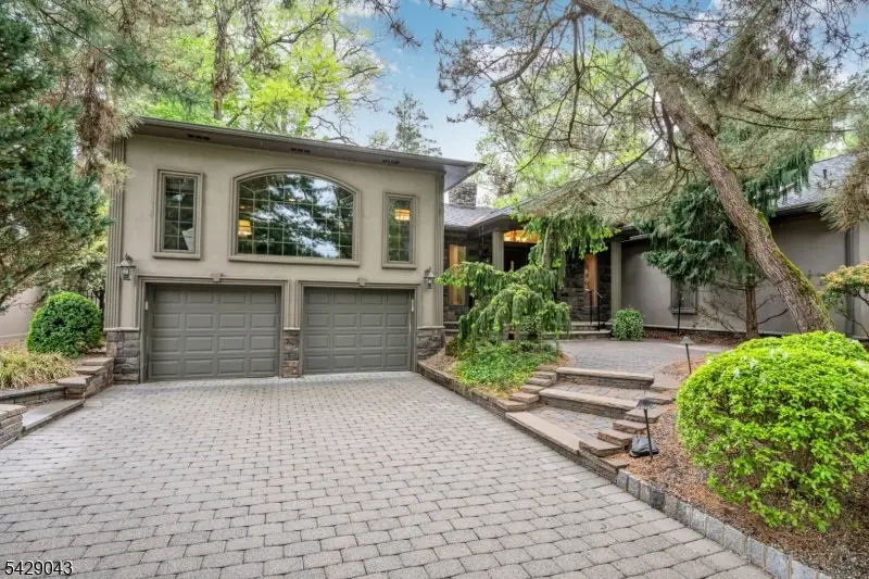 31 Sherwood Dr, Hillsdale, NJ 07642 - #3