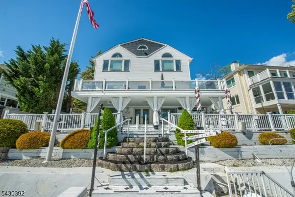 62 Ithanell Rd, Hopatcong Boro, NJ 07843
