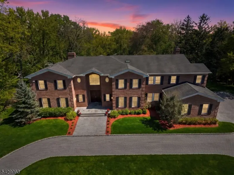 6 Grosvenor Rd, Millburn, NJ 07078 - #2