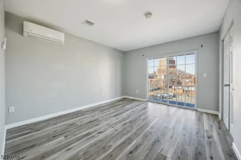 708 Ocean Ave #2, Jersey City, NJ 07305 - #3