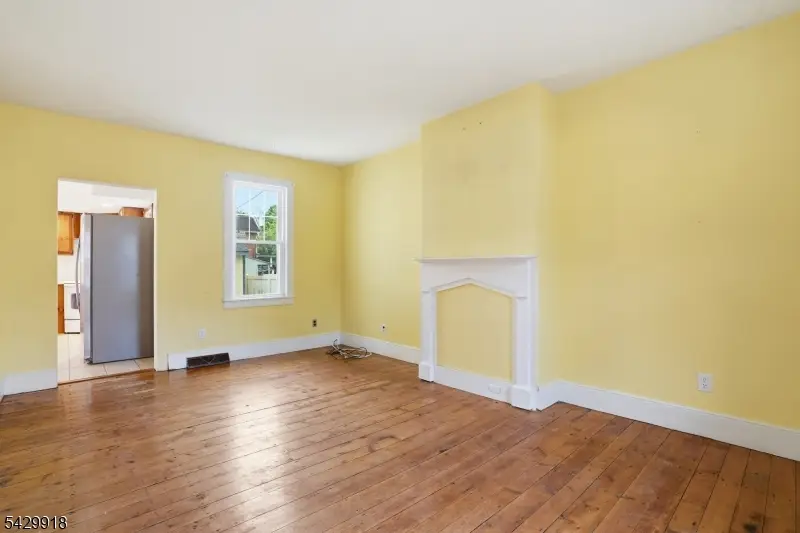 54 Front St, Belvidere, NJ 07823 - #3