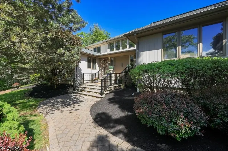29 Deer Path Cir, Green Brook, NJ 08812 - #1