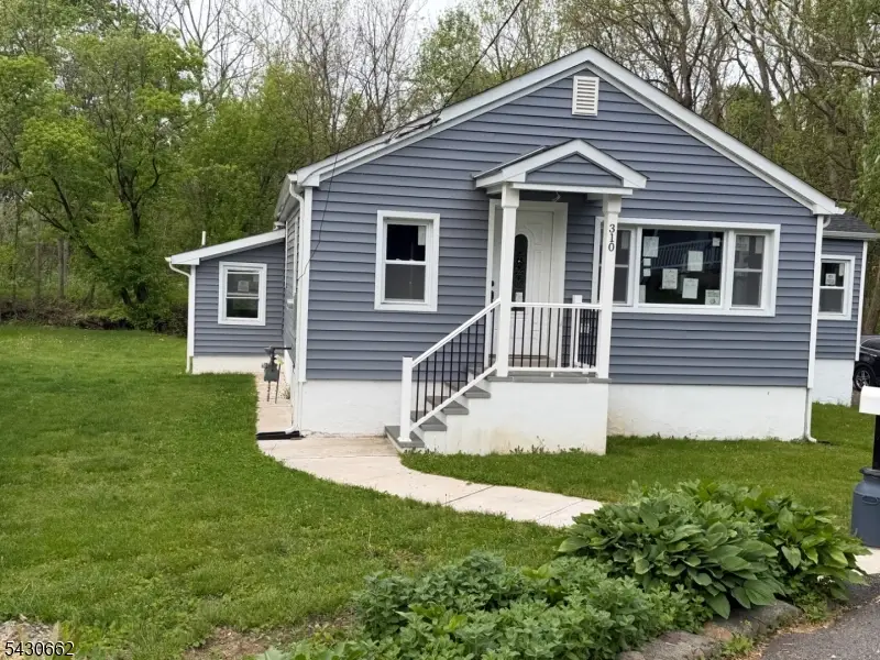 310 6th St, Belvidere, NJ 07823 - #1