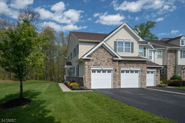 13 Julia Pl, Mount Olive Twp., NJ 07828