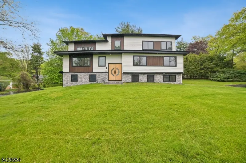 148 Great Hills Rd, Millburn, NJ 07078 - #2