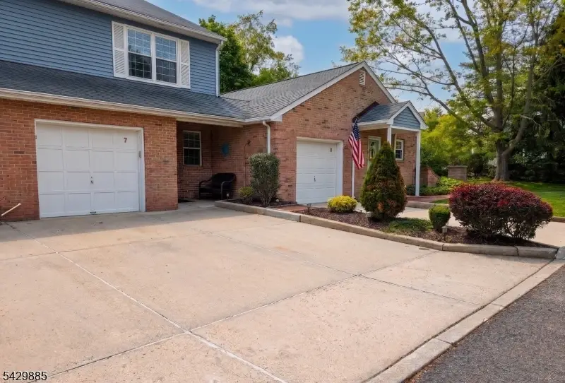7 Esther Ct, Lebanon, NJ 08833 - #1