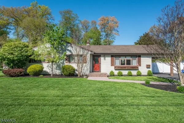 18 Evergreen Dr, Lincoln Park Boro, NJ 07035
