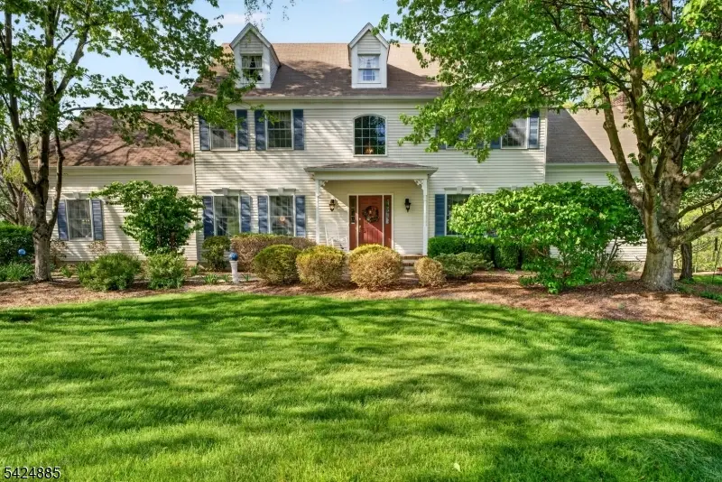 3 Indian Creek Rd, Pittstown, NJ 08867 - #1