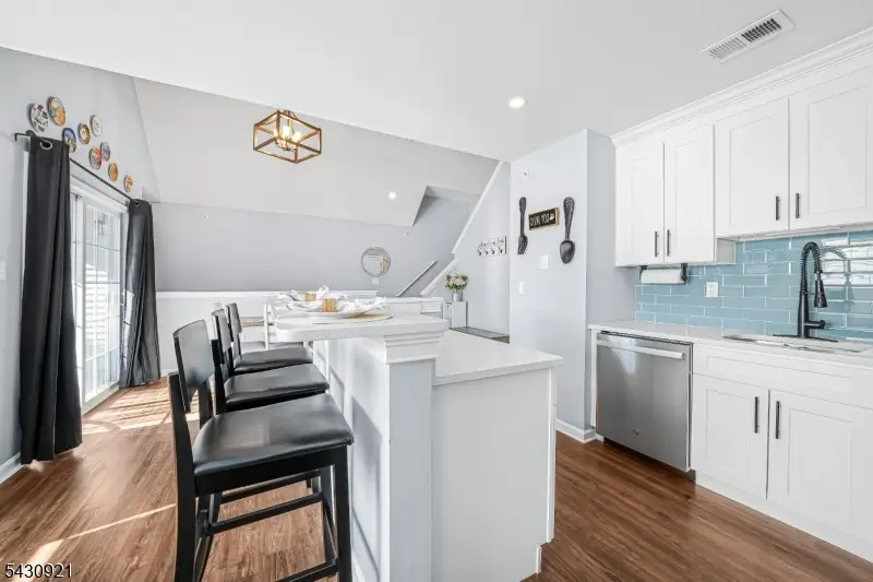 322 Cambridge Dr, Butler, NJ 07405 - #3