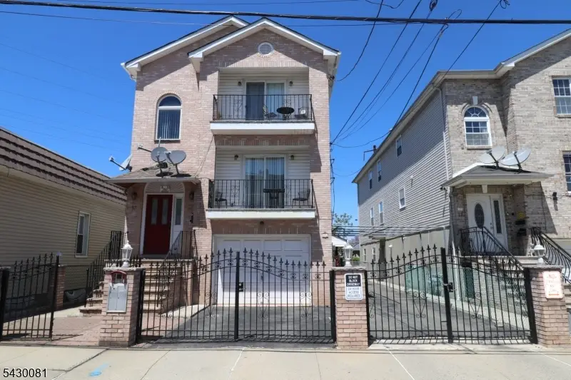 13-15 Garibaldi Ave, Newark, NJ 07114 - #3
