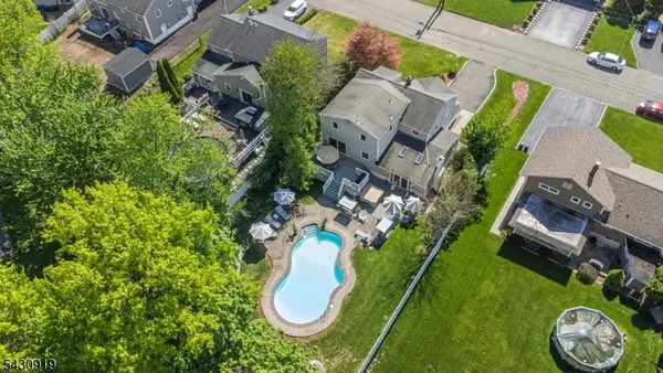 25 Meadow Dr, Little Falls Twp., NJ 07424
