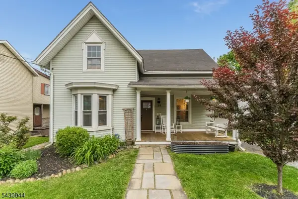 64 Brunswick Ave, Bloomsbury Boro, NJ 08804
