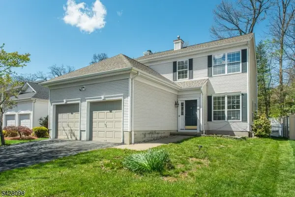 16 Indian Spring Dr, Jefferson Twp., NJ 07438