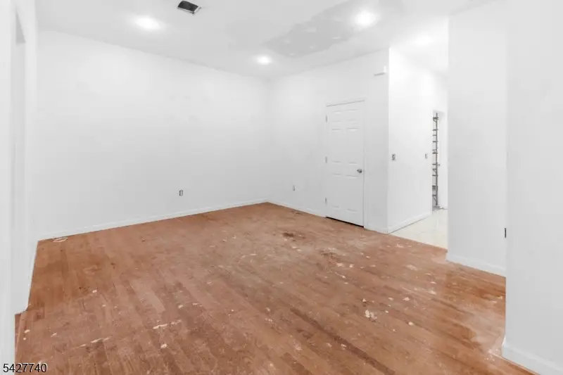 173 3rd St, Elizabethport, NJ 07206 - #3