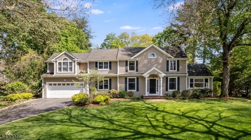 34 West Dr, Livingston, NJ 07039 - #1