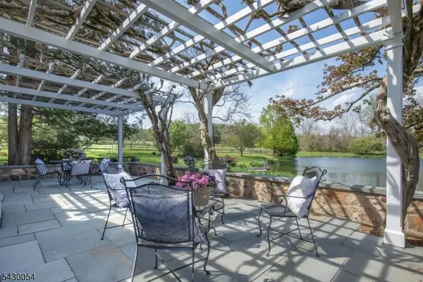 77 Homestead Rd, Tewksbury Twp., NJ 07830