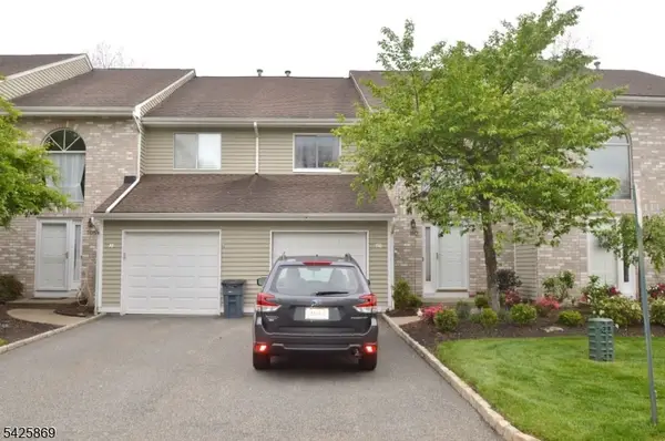110 Castle Ridge Dr, East Hanover Twp., NJ 07936