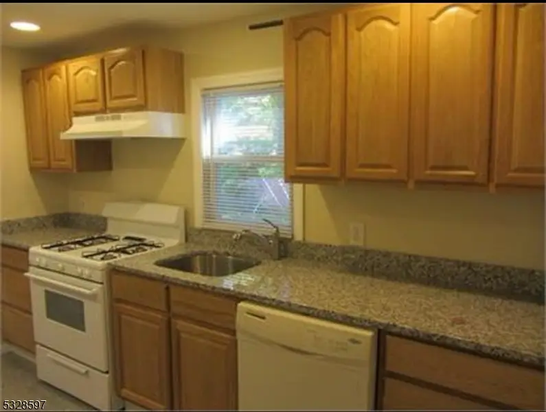 421 Riverside Dr, Wayne, NJ 07470 - #3