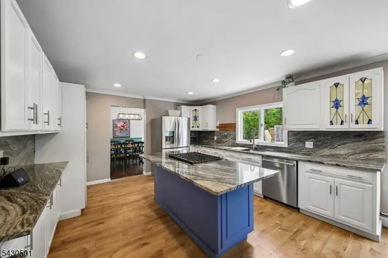 54 Canterbury Dr, Scotch Plains, NJ 07076 - #3