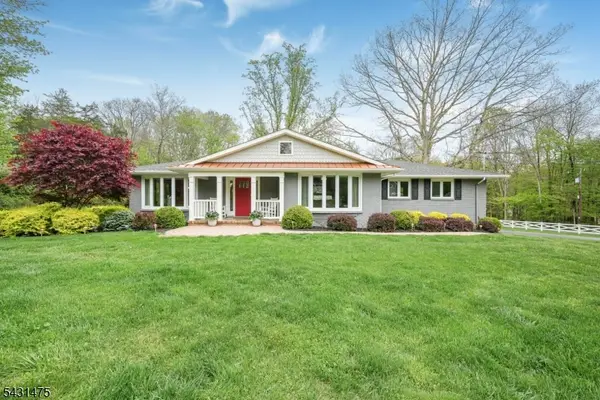 13 Laurel Pl, Chester Twp., NJ 07930