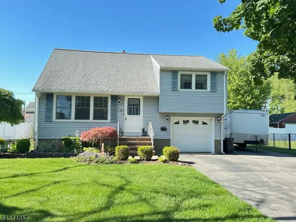 8 Duncan Ave, Pequannock Twp., NJ 07440