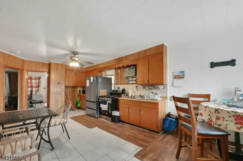 225 Palmer St, Elizabeth, NJ 07202 - #3