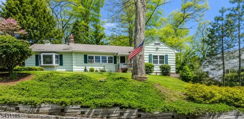76 Washington Dr, Watchung, NJ 07069 - #1