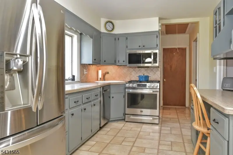 247 Grove St, Lodi, NJ 07644 - #3