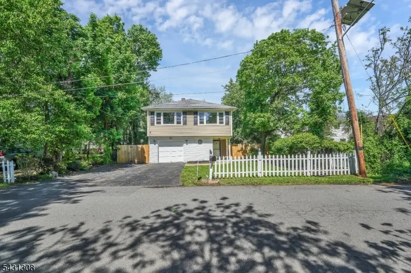 5 Davis Ave, Franklin, NJ 08873 - #2